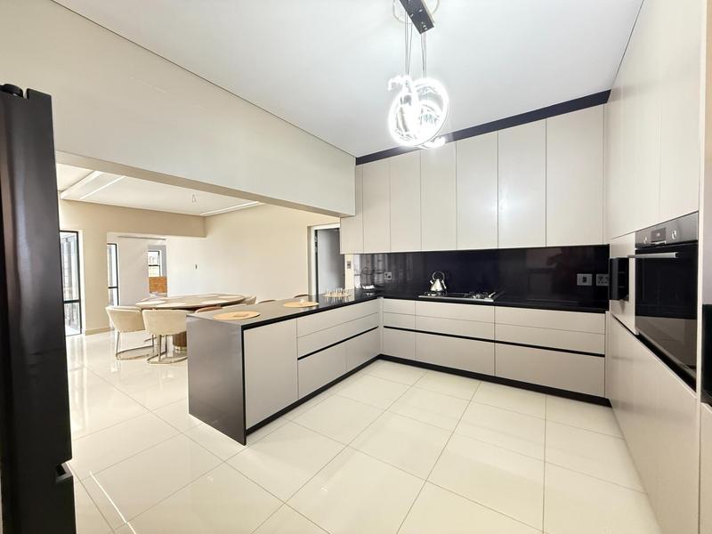 5 Bedroom Property for Sale in Tafelzicht Western Cape